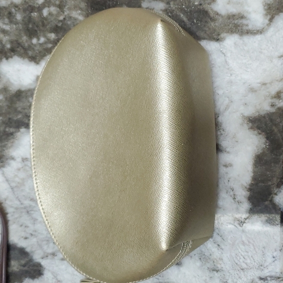 Neiman Marcus Makeup Bag gold Preowned - Picture 3 of 4